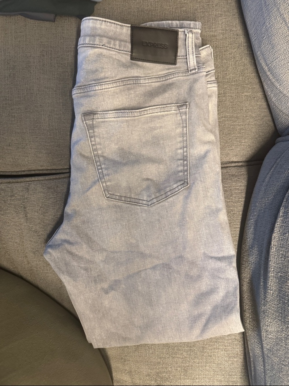 Express Men's Light Gray Slim Straight Jeans